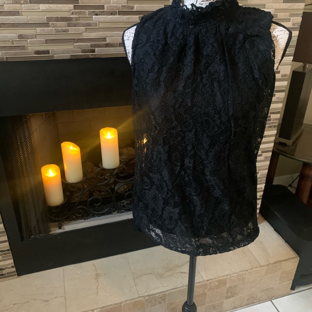 Cable and Gauge black lace mock neck tank size XL